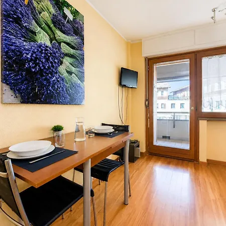 Hostdomus - Center Apartamento *